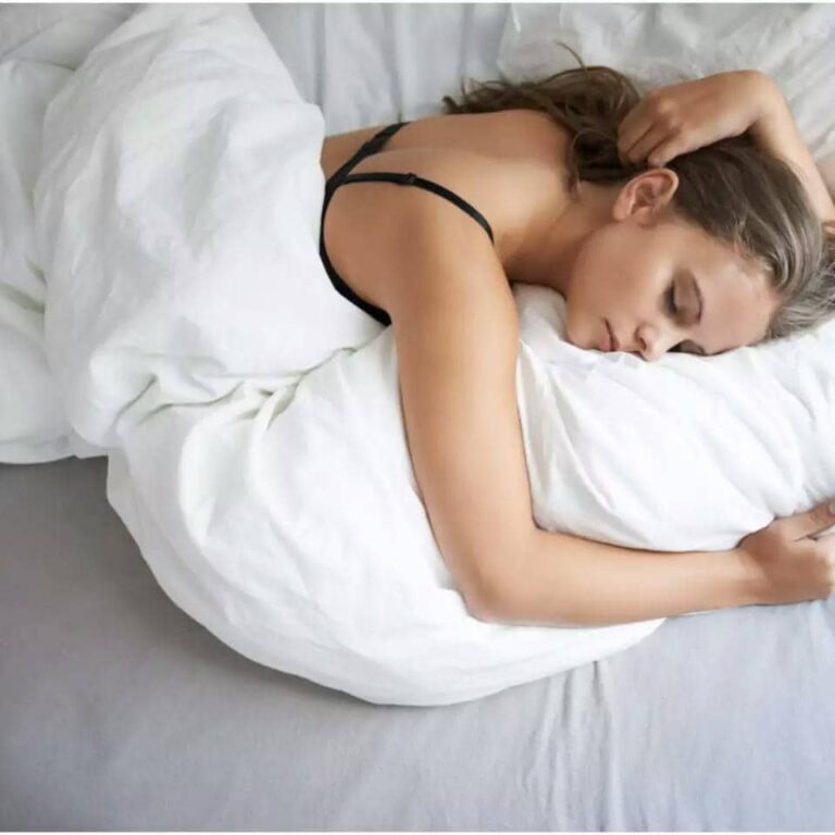 عوارض خوابیدن با سوتین در شب