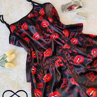لباس خواب تاپ شورتک ساتن طرح kiss